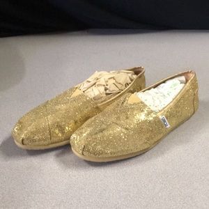 Toms woman gold size 10